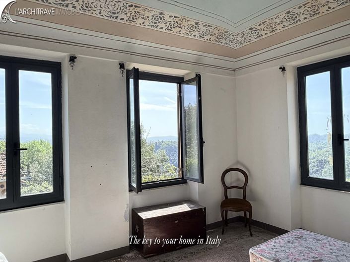 Image No.8-4 Bed House for sale