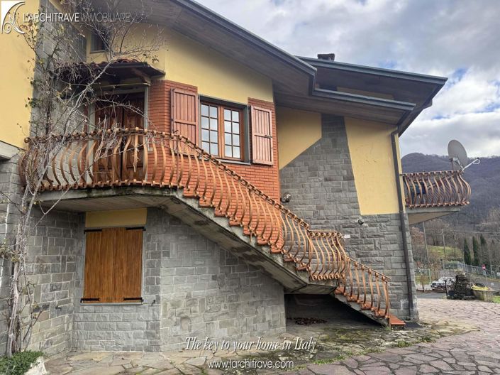 Image No.2-5 Bed Villa for sale