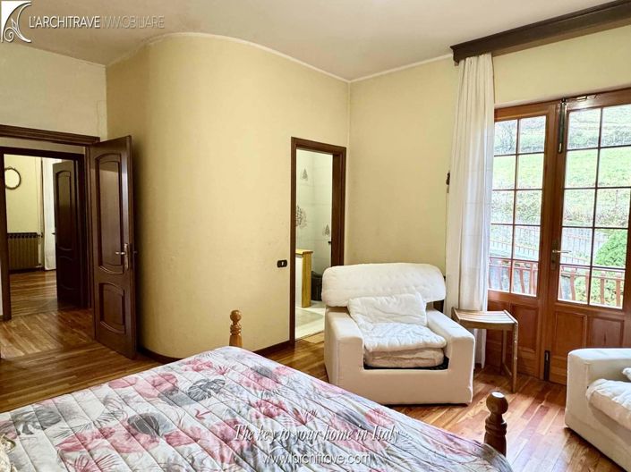 Image No.7-5 Bed Villa for sale