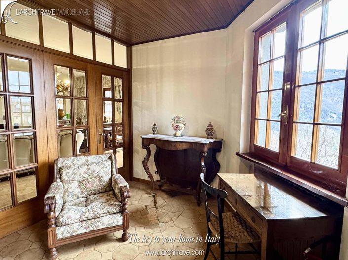 Image No.9-5 Bed Villa for sale