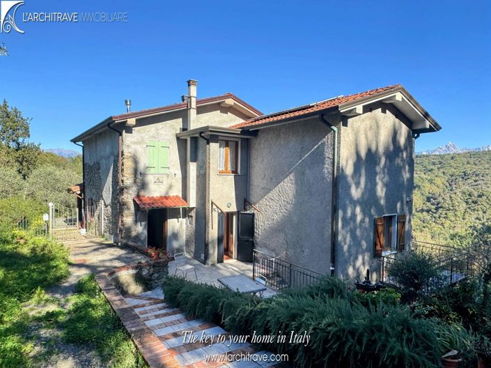 Image No.2-4 Bed House for sale