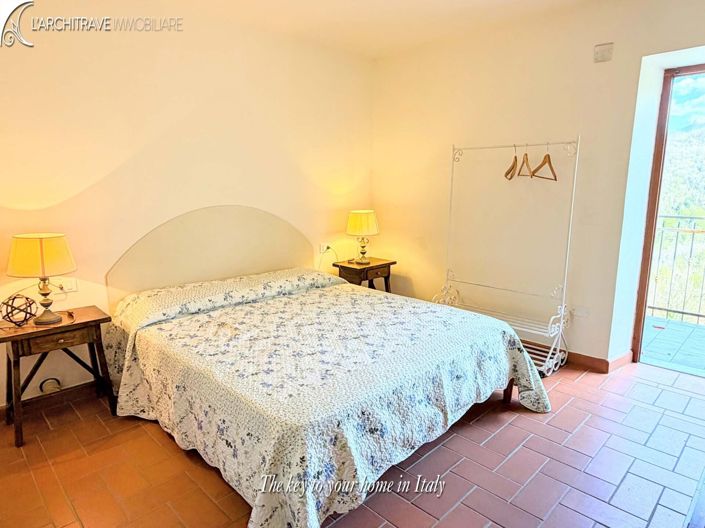 Image No.6-4 Bed House for sale