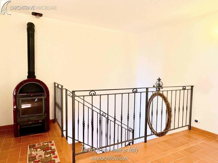 Image No.8-4 Bed House for sale