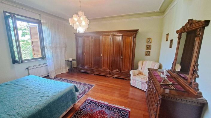 Image No.12-5 Bed Villa for sale