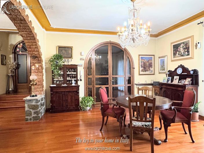 Image No.5-5 Bed Villa for sale