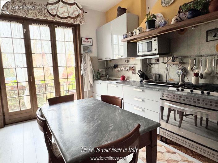 Image No.6-5 Bed Villa for sale