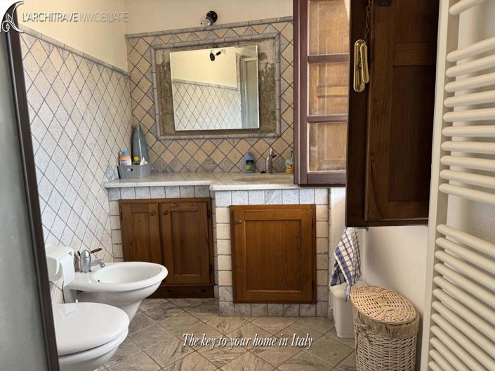 Image No.8-1 Bed House for sale