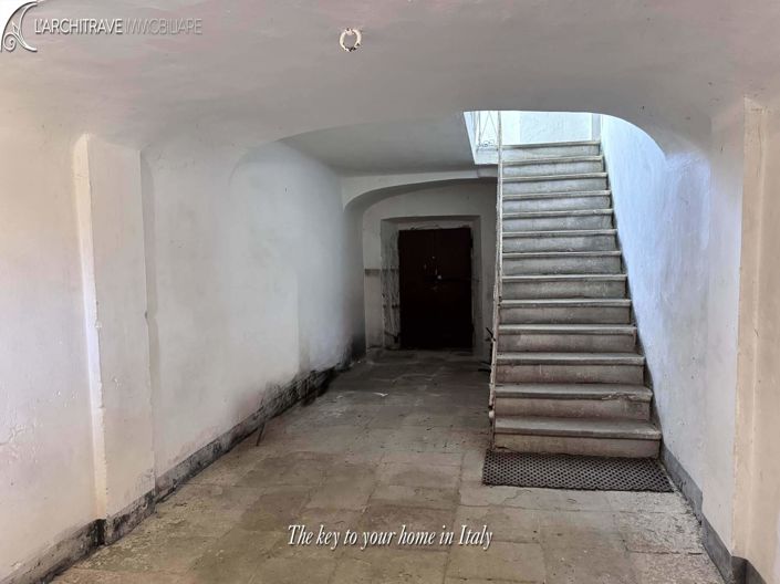 Image No.4-6 Bed House for sale