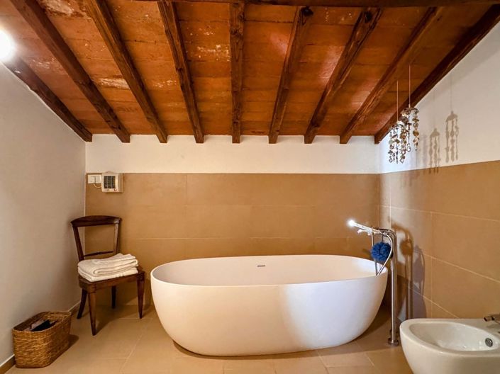 Image No.17-2 Bed House for sale