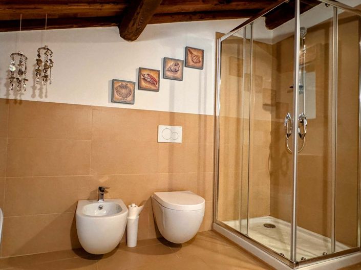 Image No.18-2 Bed House for sale