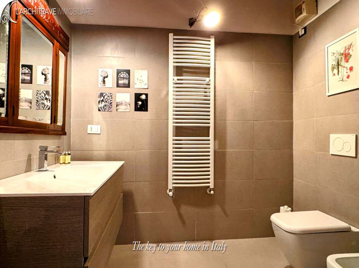 Image No.23-2 Bed House for sale