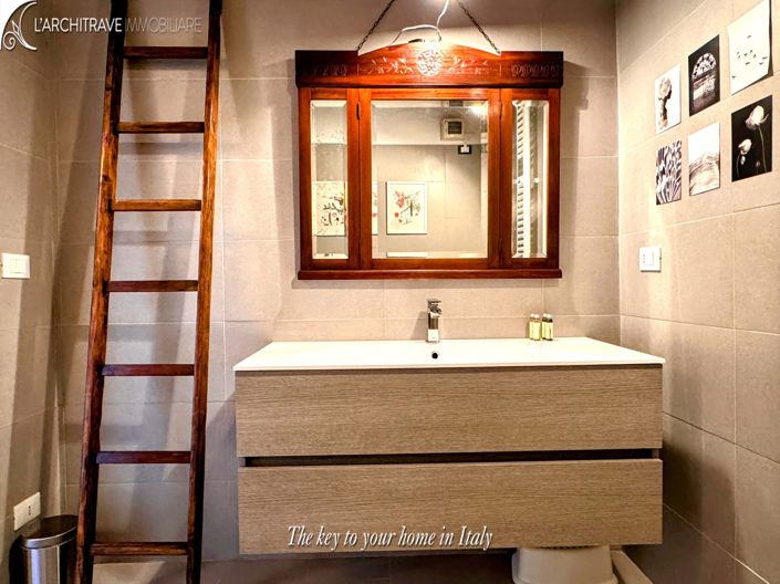 Image No.24-2 Bed House for sale