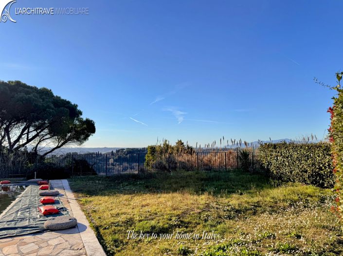 Image No.28-2 Bed House for sale