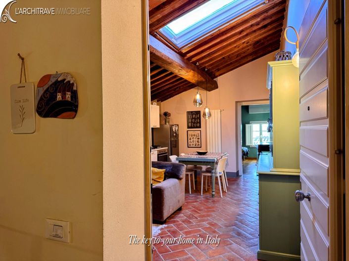 Image No.5-2 Bed House for sale