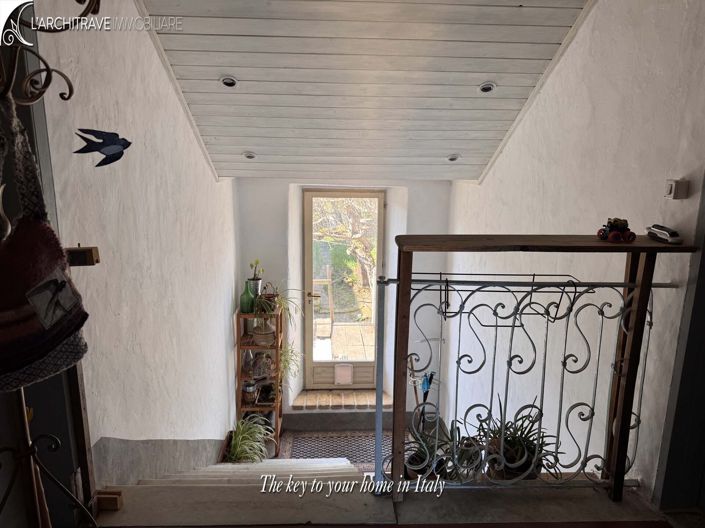 Image No.10-4 Bed House for sale