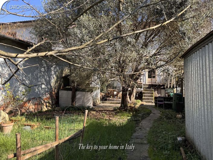 Image No.16-4 Bed House for sale