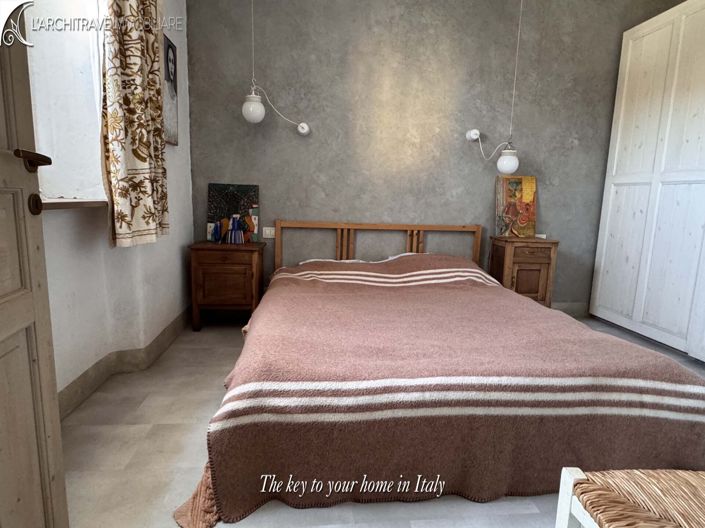 Image No.8-4 Bed House for sale