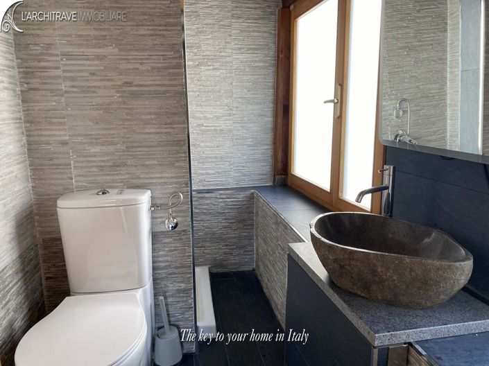 Image No.10-2 Bed House for sale