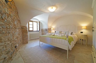 e0c19334-57ed-5b1e-aba6-de90ab72646c