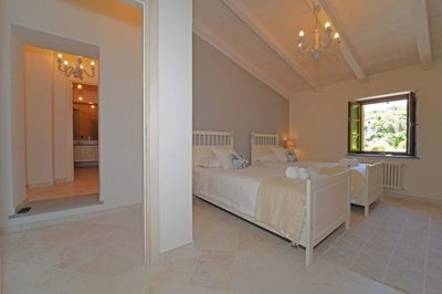 7bb18465-4787-31fe-83b2-f83868d4f1a3