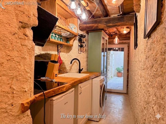 Image No.11-1 Bed House for sale
