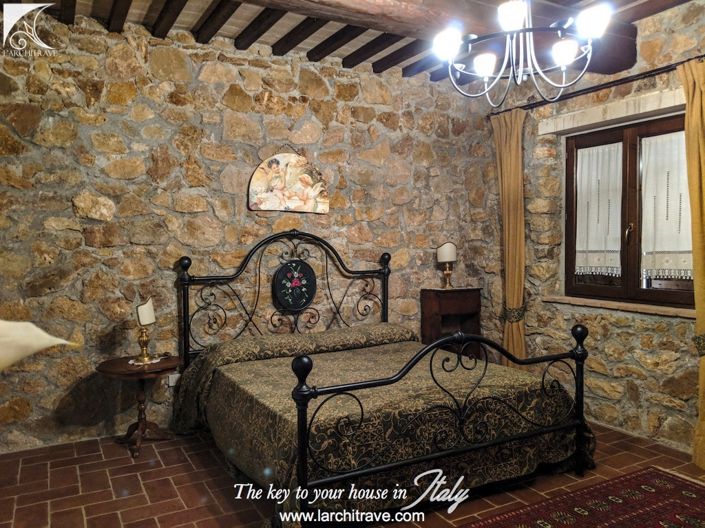 Image No.19-7 Bed House for sale