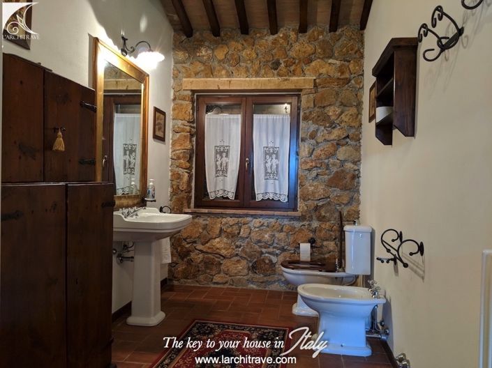 Image No.20-7 Bed House for sale