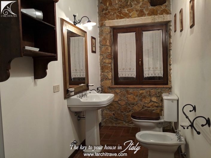 Image No.25-7 Bed House for sale