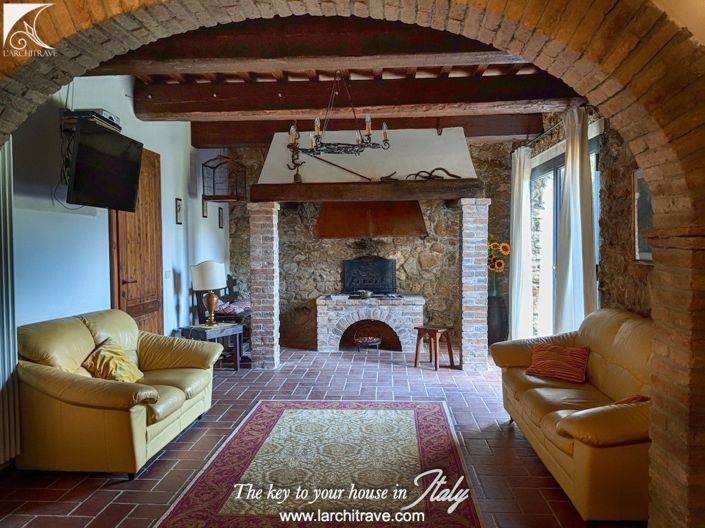 Image No.8-7 Bed House for sale