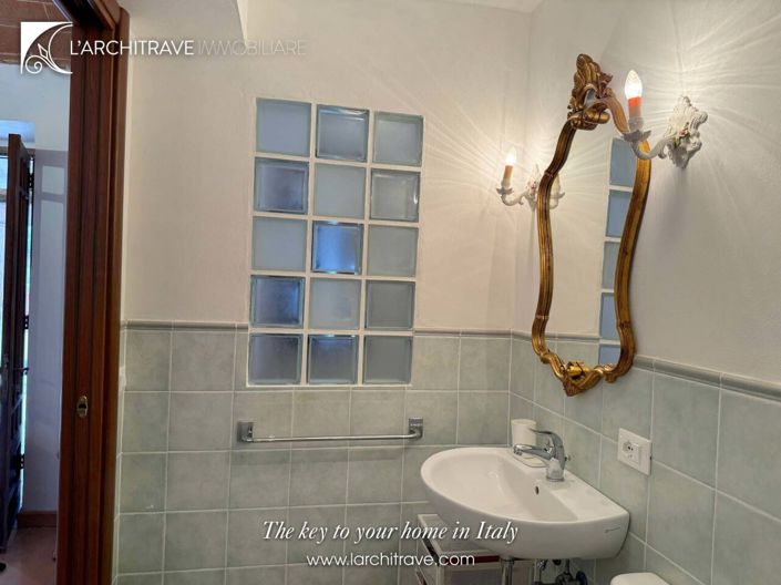 Image No.7-2 Bed House for sale