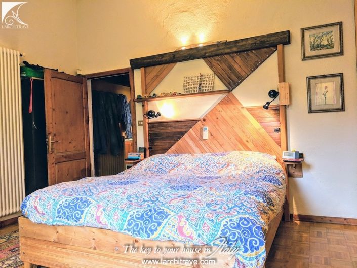 Image No.15-3 Bed House for sale