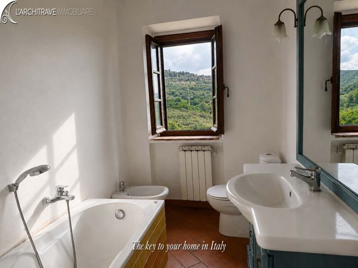 Image No.13-4 Bed House for sale