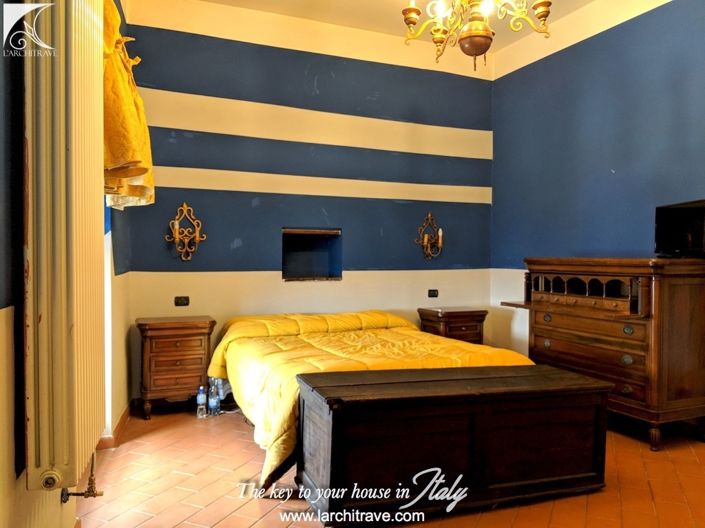 Image No.17-4 Bed House for sale