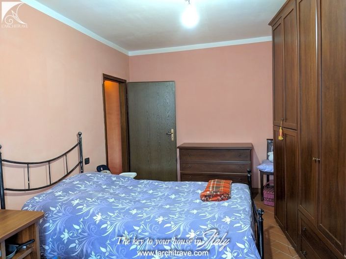 Image No.24-4 Bed House for sale