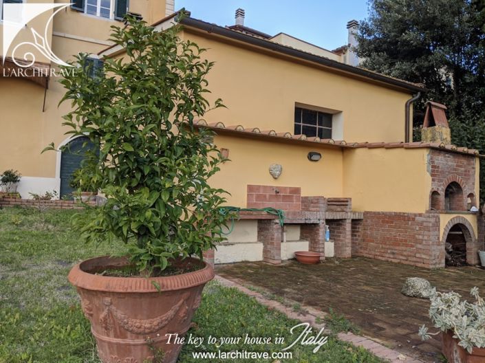 Image No.22-8 Bed House for sale