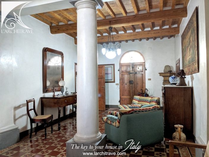 Image No.4-8 Bed House for sale
