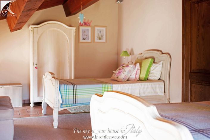 Image No.18-4 Bed House for sale