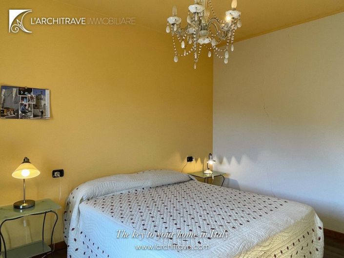 Image No.6-2 Bed House for sale
