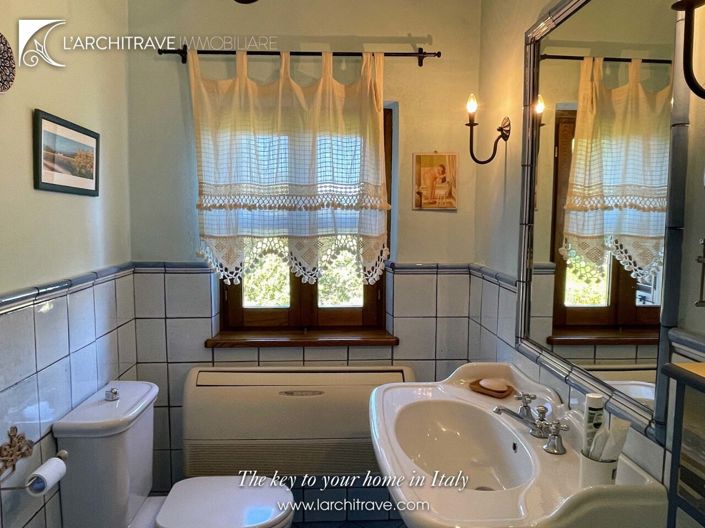 Image No.9-2 Bed House for sale