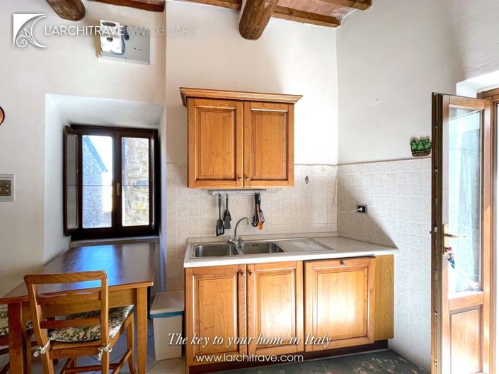 Image No.5-2 Bed House for sale