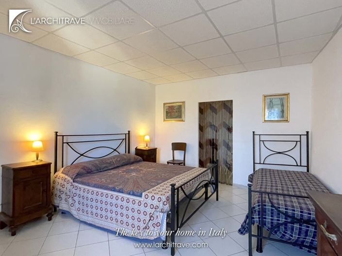 Image No.9-2 Bed House for sale