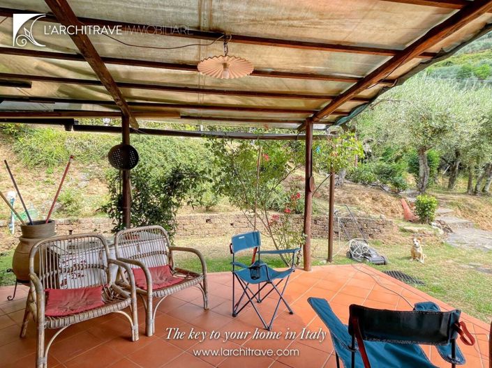 Image No.20-4 Bed House for sale
