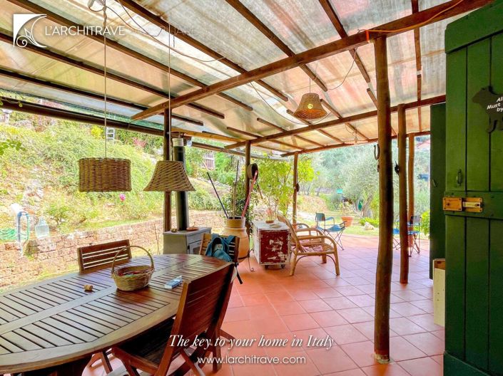Image No.21-4 Bed House for sale