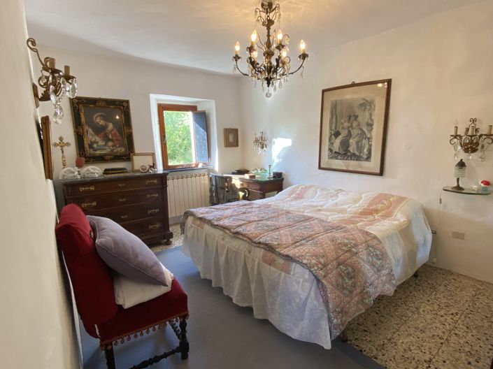 Image No.10-3 Bed House for sale