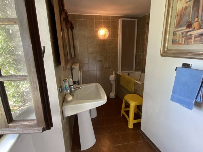 Image No.11-3 Bed House for sale