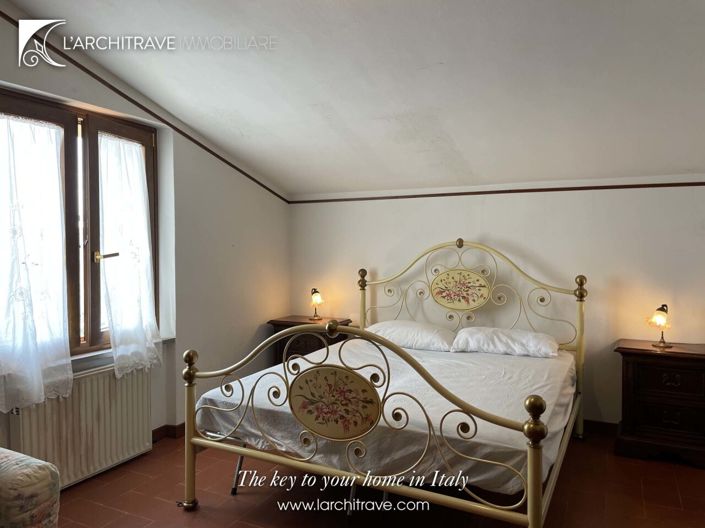 Image No.21-7 Bed House for sale