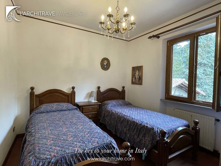 Image No.23-7 Bed House for sale