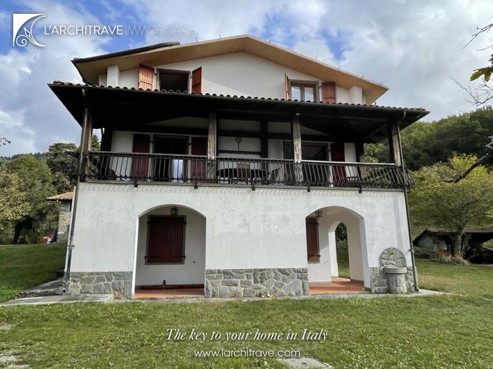 Image No.24-7 Bed House for sale