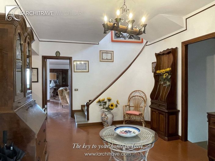 Image No.6-7 Bed House for sale