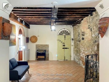 1 - Chianni, House